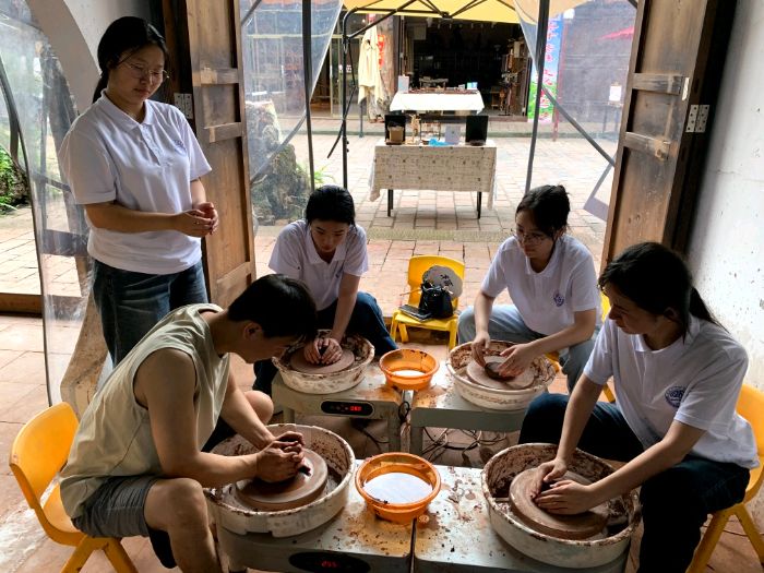 寶陶古鎮體驗記：陶藝拉胚遇挑戰，漫步中感悟匠心