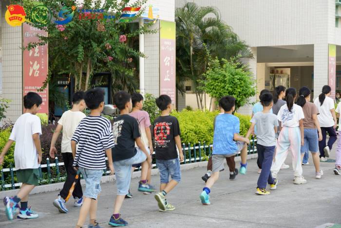 廣州新華學院藝路向汕社會實踐隊支教南澳行：散打課程燃爆校園，青少年體能意志雙飛躍