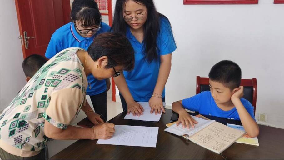 守護(hù)童心 一同長(zhǎng)大