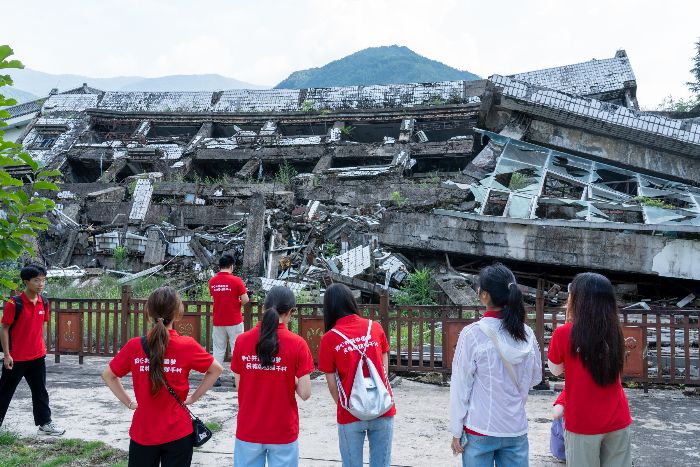 圖片合集 長安大學赴四川綿陽涼山“同心共筑中國夢·民族團結潤千村”暑期社會實踐隊前往北川地震遺址開展調研