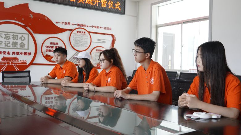 “尋美而行，以心潤夏”社會實踐團隊暑期愛心課堂開營儀式順利召開