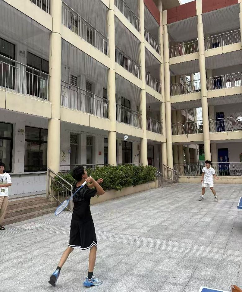 南陽理工學院學子走進南陽市特殊教育學校：傳遞溫暖與活力，點亮成長之光