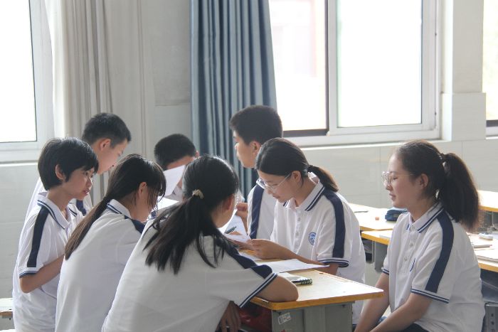 山東大學學生唐仲英愛心社2025商河“夢之翼”夏令營開展“紅色劇本殺”特色活動