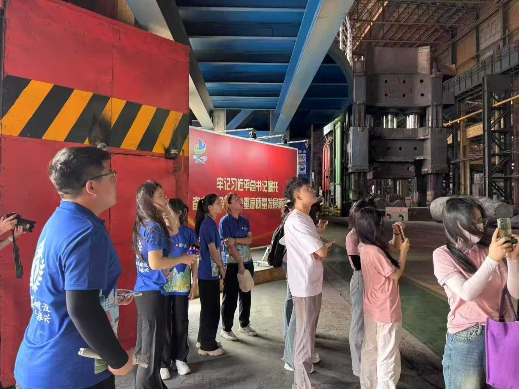 東北林業(yè)大學(xué)2025暑期“三下鄉(xiāng)”|“‘砼’夯基石，‘齊’繪坦途”團(tuán)隊：“砼”筑鄉(xiāng)村根基，“齊”力振興坦途