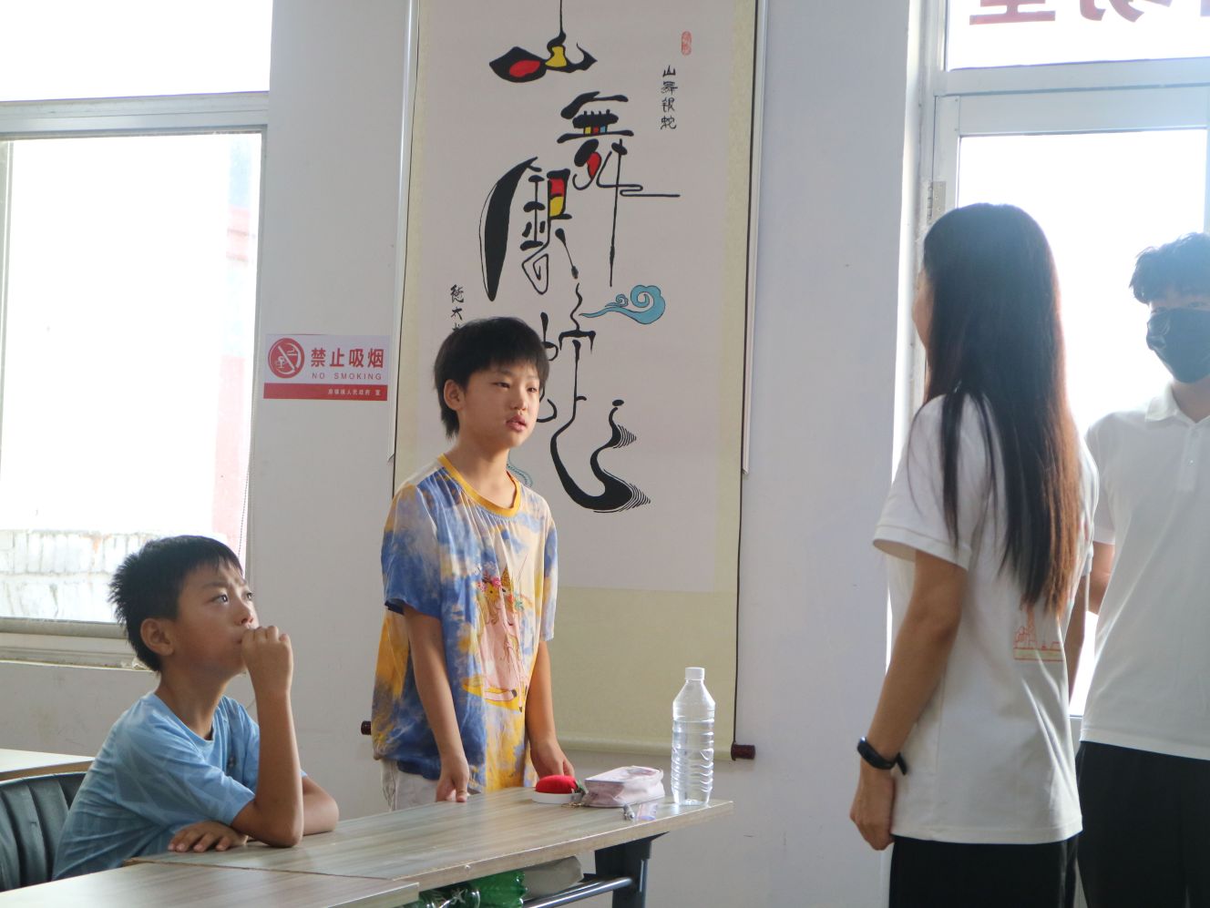 院上村村委會里的多彩課堂：“Mg-Li”未來暑期社會實踐團用趣味課程編織暑期成長畫卷