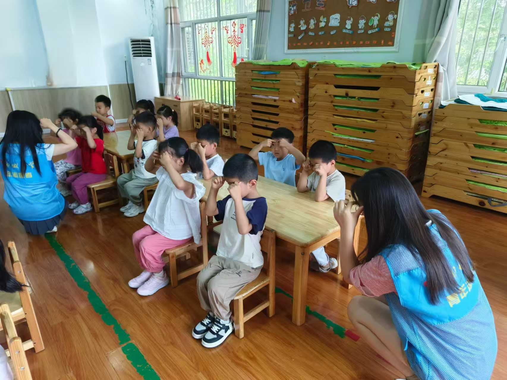 聊城大學藥學院舉辦“塑形健體 護目同行”社區實踐活動