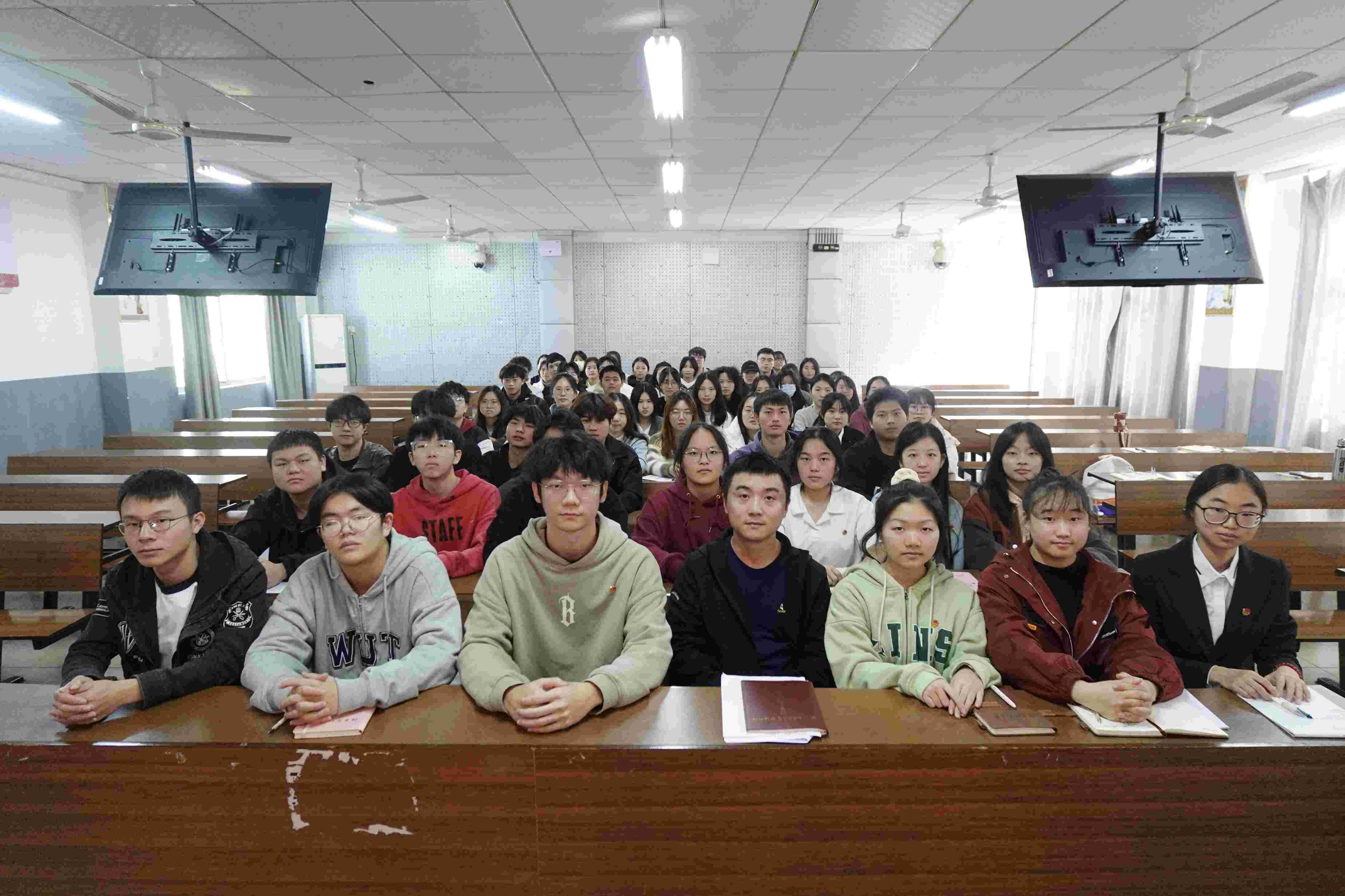 湖南師范大學樹達學院第十三期“先鋒團校”經管系、理工系分校舉行第四次理論培訓