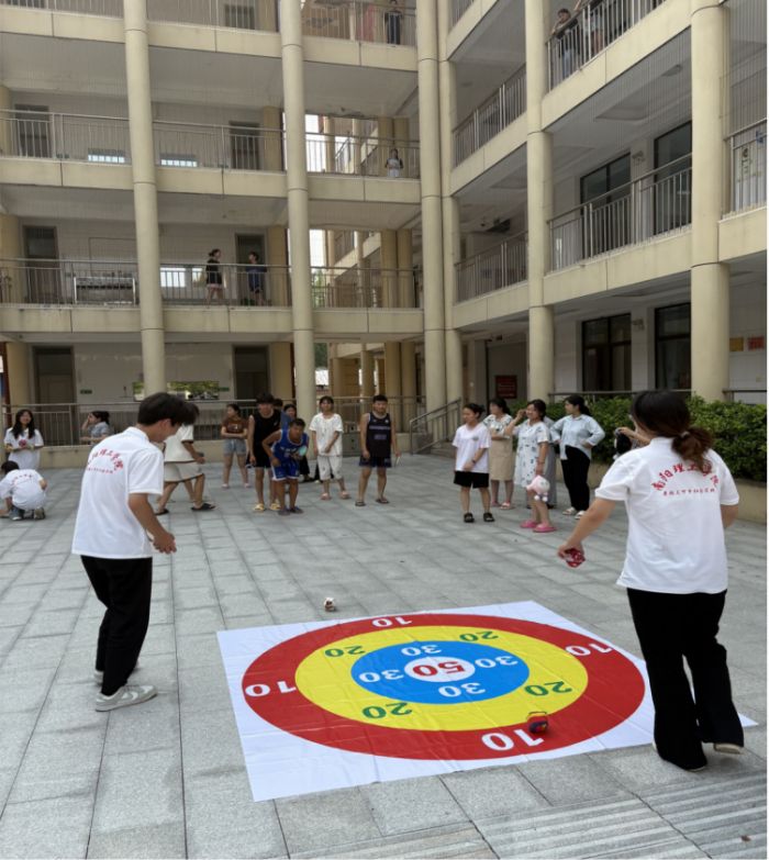 用陪伴架起心橋，以行動(dòng)播撒希望 —— 南陽(yáng)理工學(xué)子與特殊學(xué)校學(xué)生的暖心相遇