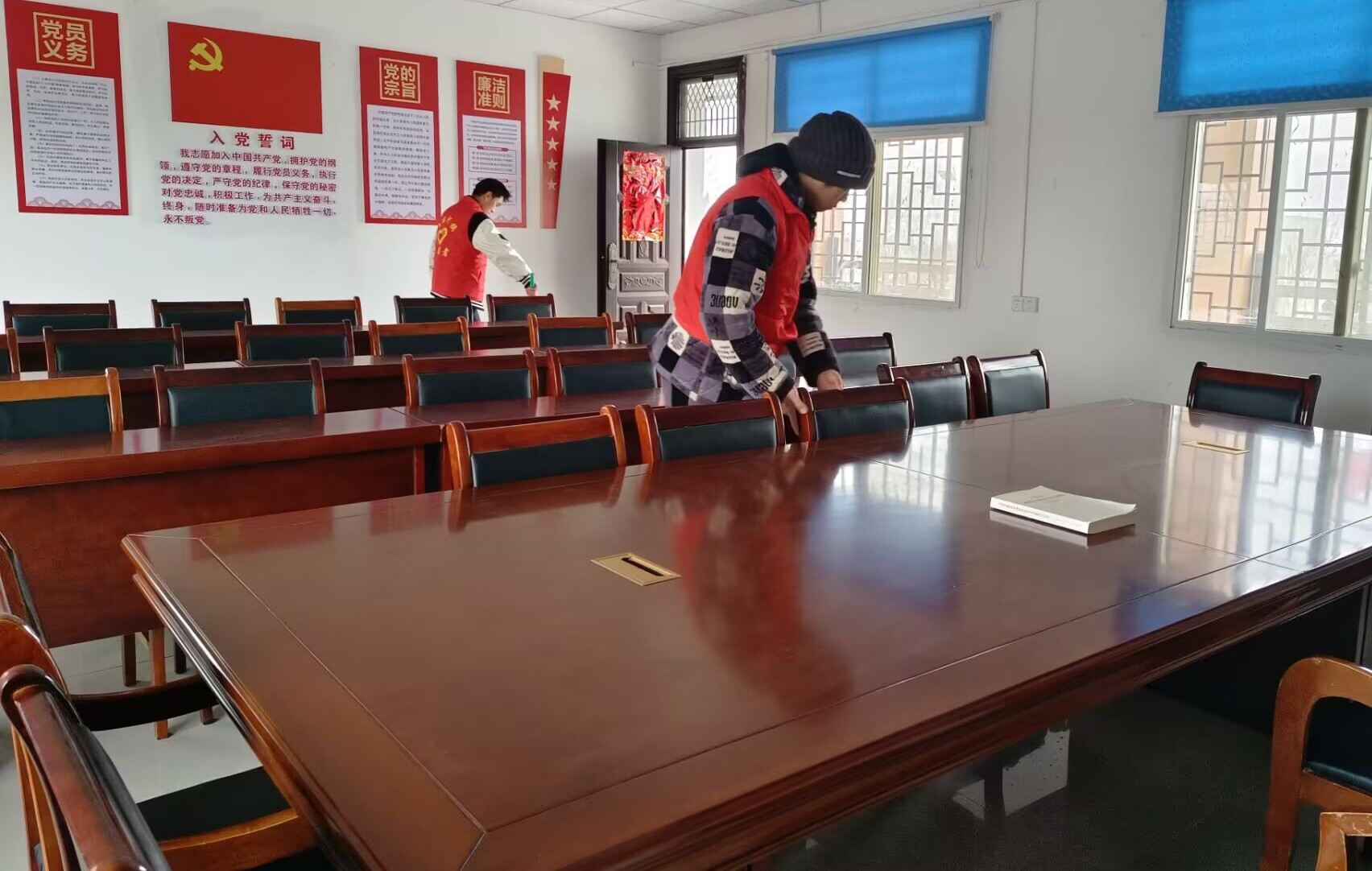 黨建引領聚合力 圣廟村開展"紅色星期六"衛生攻堅