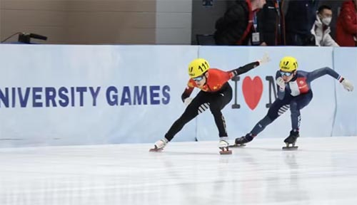 中國大學生閃耀世界賽場 冰雪深心再攀高峰