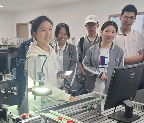 走進科普基地，感受科技魅力