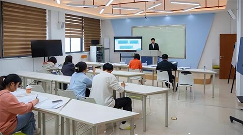 2023屆廣告學（直播方向）專業畢業設計答辯進行中