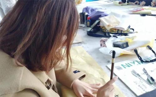 教師教育學院舉辦“方寸布間留春色，植物拓印獻教師”活動