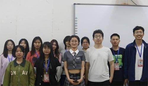 以聲傳情，“語”你同唱 ——外國語學(xué)院舉辦外文歌曲大賽初賽