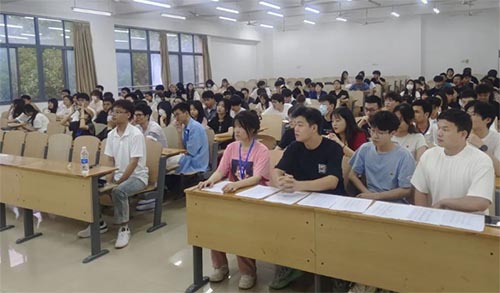 武漢華夏理工學院信息工程學院青馬工程第二課