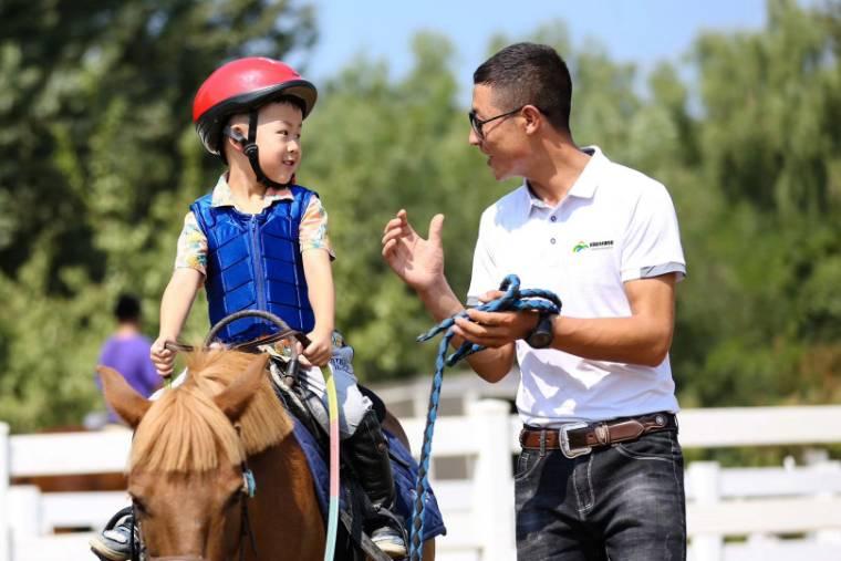 聚焦石榴產(chǎn)業(yè)創(chuàng)新，引領(lǐng)鄉(xiāng)村振興高地