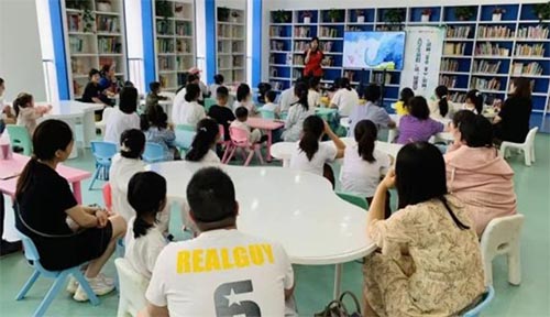 大學(xué)生“公益課堂” 點亮孩子多彩暑假