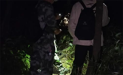 大學生被困鳳凰山，民兵分隊成功營救